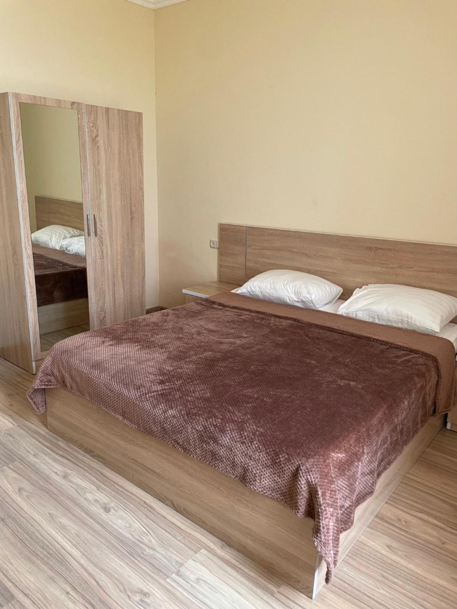 Decca Hotel Yerevan Exterior photo
